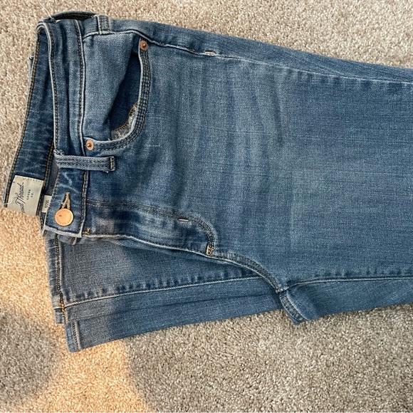 Universal Thread High Rise Jeans - Picture 2 of 4